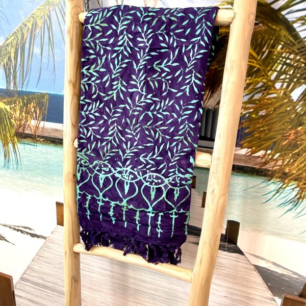 Pareo/Sarong- kräftiges Lila mit türkisen Blättern