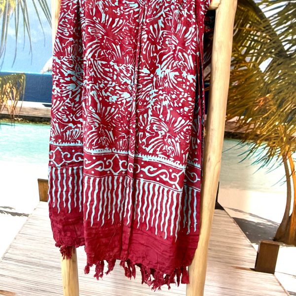 Pareo/Sarong- Weinrot mit hellblauem Muster